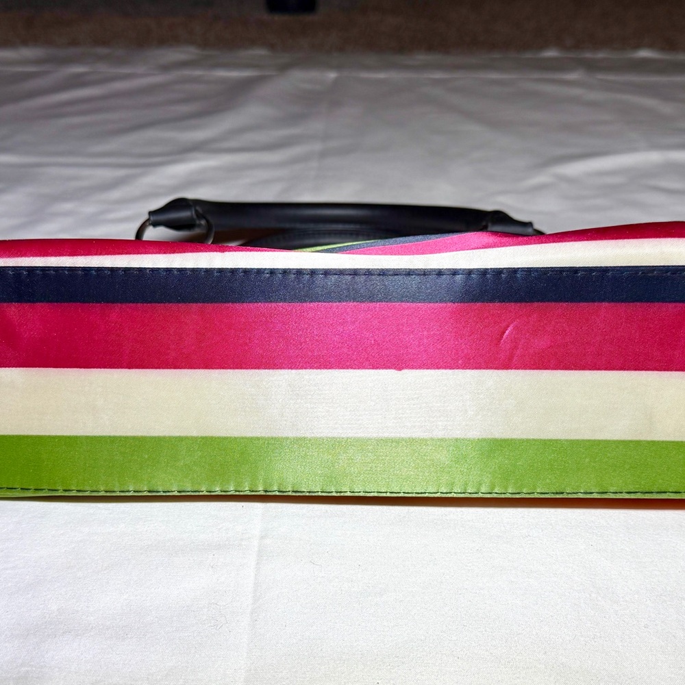 Primeware Insulated Wine Clutch Bag with Wine bottle opener. - Picture 5 of 11